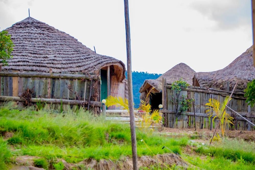 Готель Kitabi Ecocenter Gabegi Екстер'єр фото